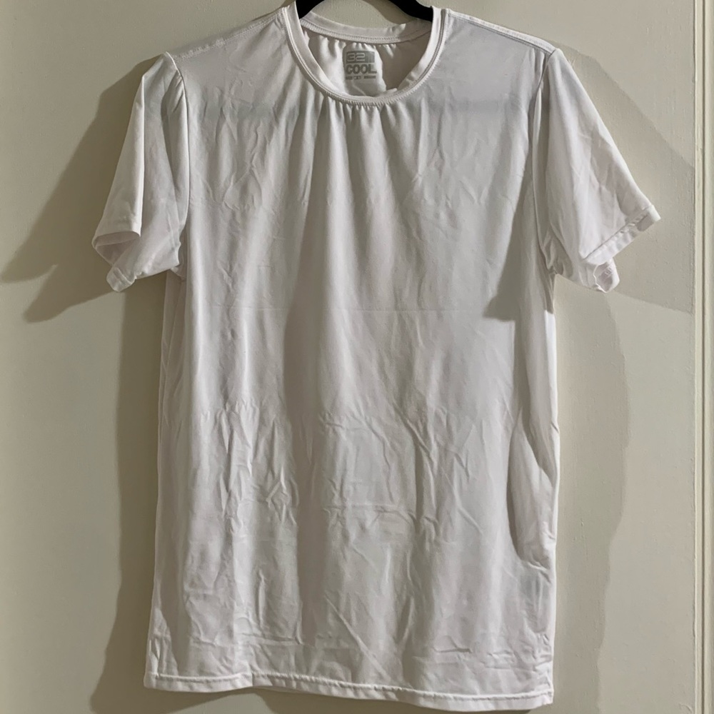 32 Degrees Cool White T-shirt🎉🎉
